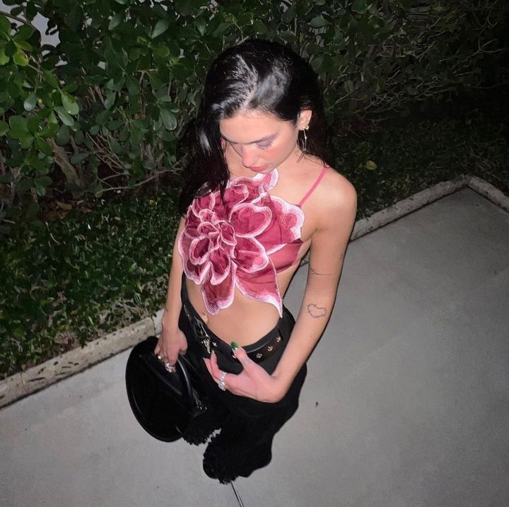 Damen Blüten-Crop-Top mit 3D floralen Applikationen und transparentem Stoff Drune
