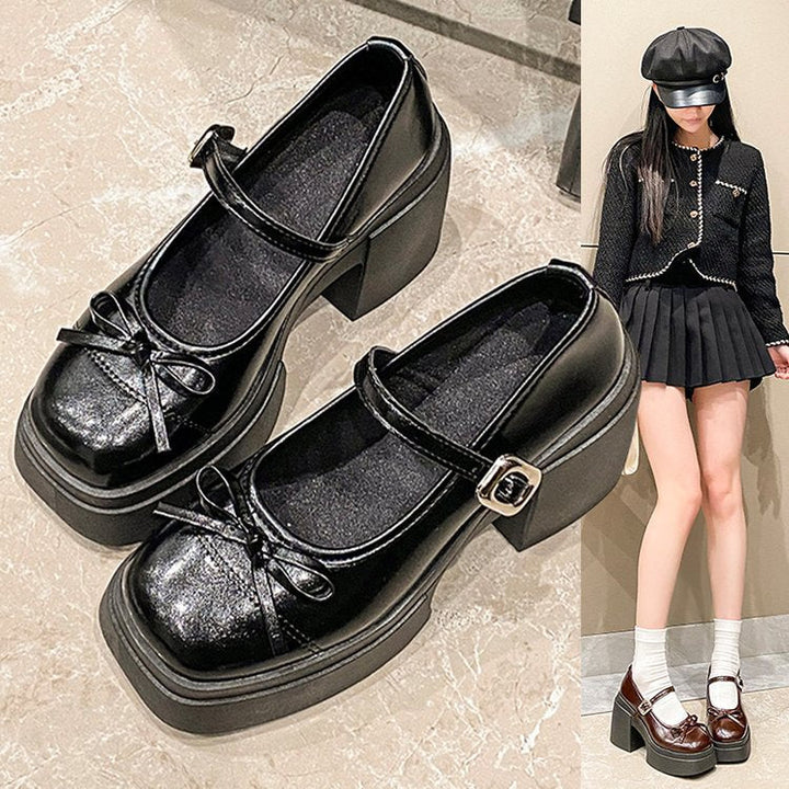 Damen Plateau-Pumps mit Riemchen und Schleifendetail Drune