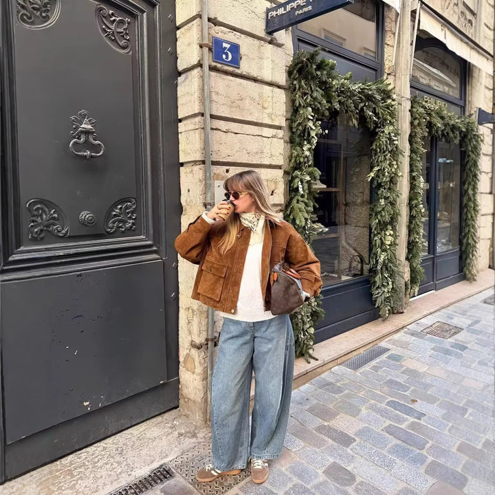 Damen Kurze Boxy-Jacke in Wildlederoptik mit Funnelkragen und großen Klappentaschen Drune