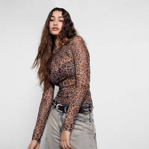 Damen nan figurnahes Netz-Longsleeve mit Leopardenmuster und seitlicher Raffung Drune