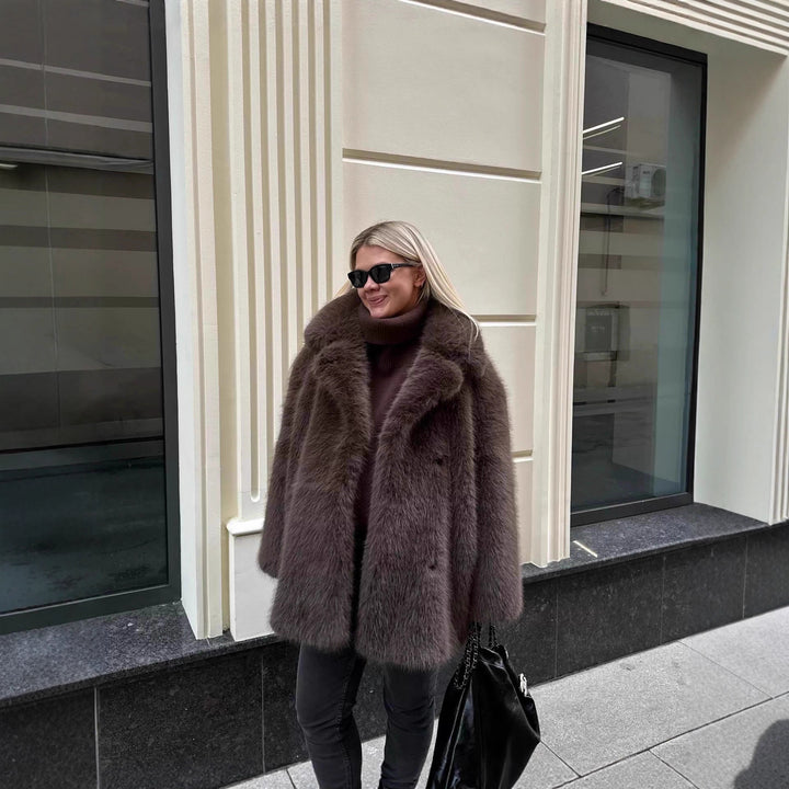 Damen Kurzer luxuriöser Kunstpelzmantel mit voluminösem Schalkragen und Boxy‑Silhouette Drune