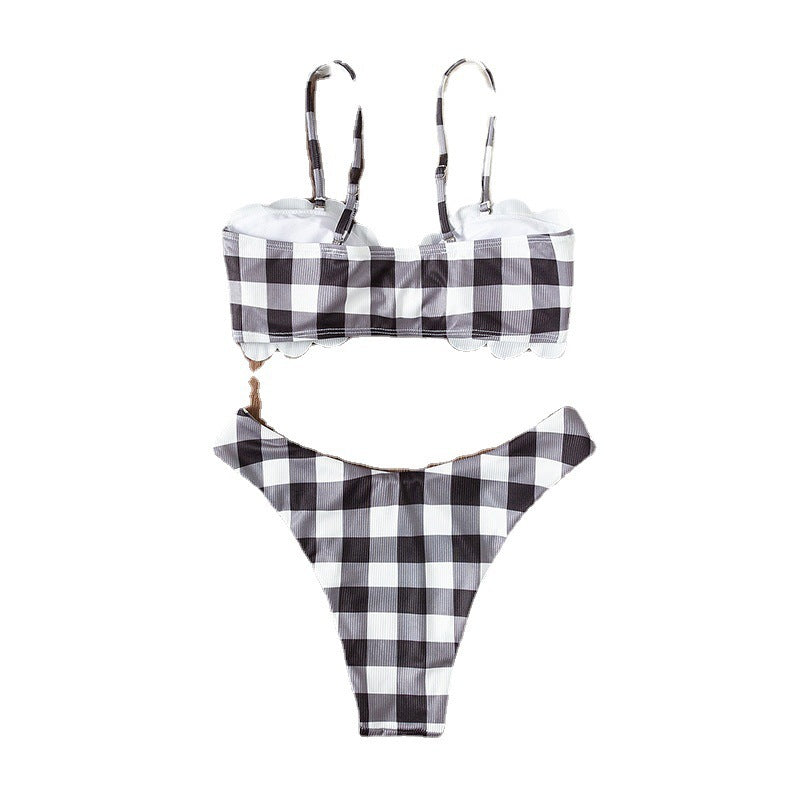 Damen Bandeau-Bikini mit verspielt gestuften Rüschen Drune
