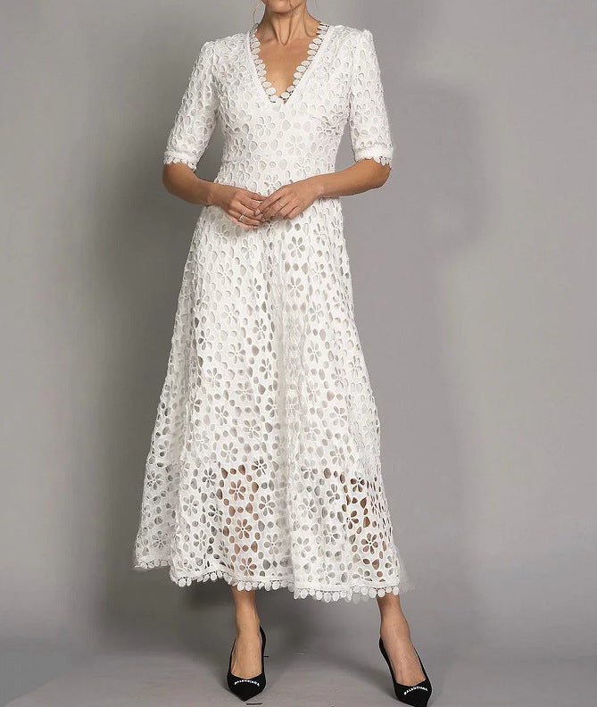 Damen Elegantes Maxikleid mit floralen Cut-Outs und Spitzenkragen Drune