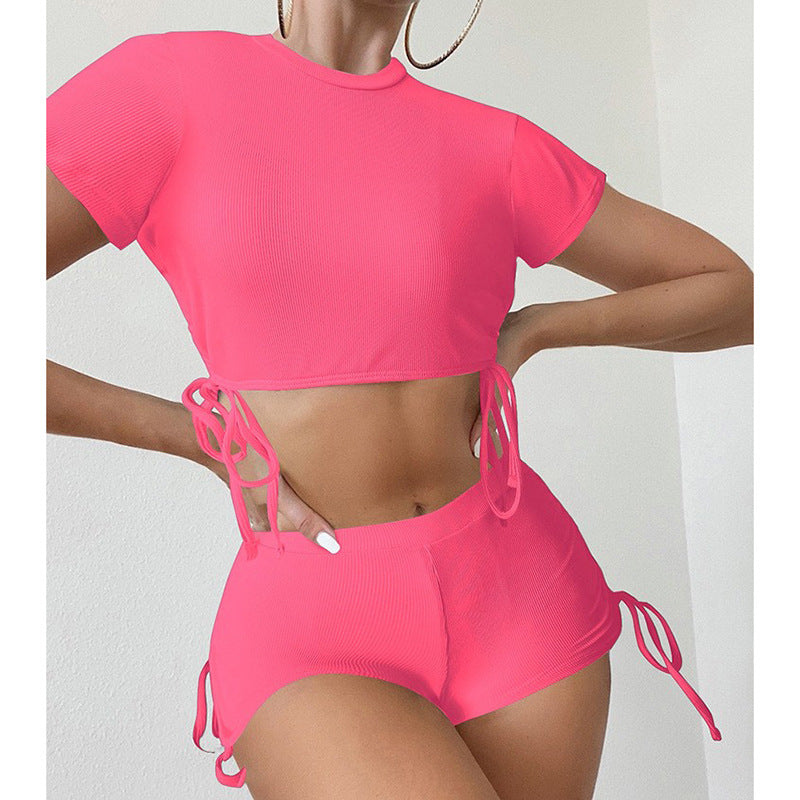 Damen sportliches Crop-Top mit verspielten Bindebändern und Shorts Drune