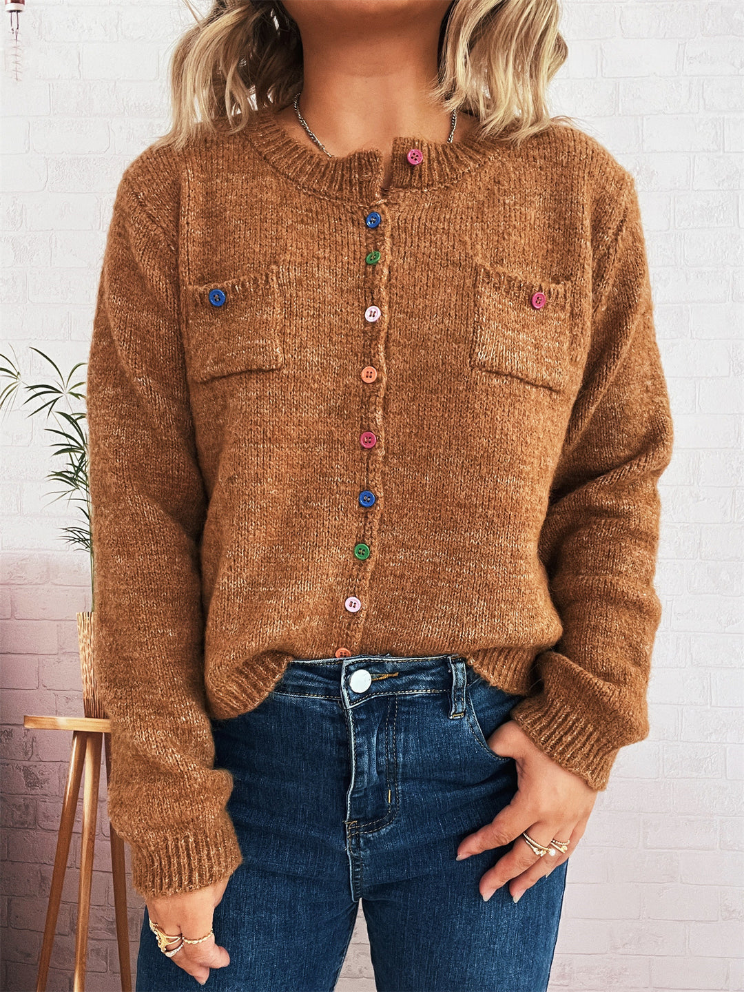 Damen Strickjacke mit bunten Knopfdetails und praktischen Taschen Drune
