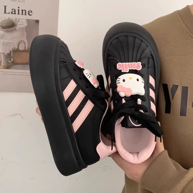 Damen Plateau Sneakers mit verspielten Hello Kitty Applikationen Drune