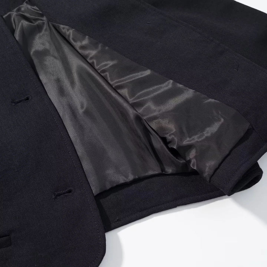 Damen nan taillierte Kurzjacke mit Rundhalsausschnitt dekorativen Schmuckknöpfen und Leistentaschen Drune