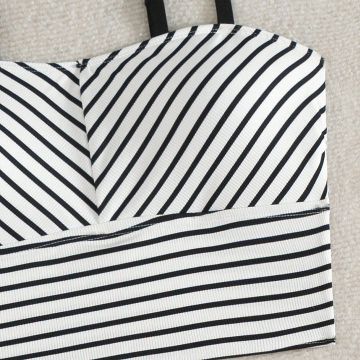Damen Hochgeschnittener Bikini mit gestreiften Crop-Oberteil Drune