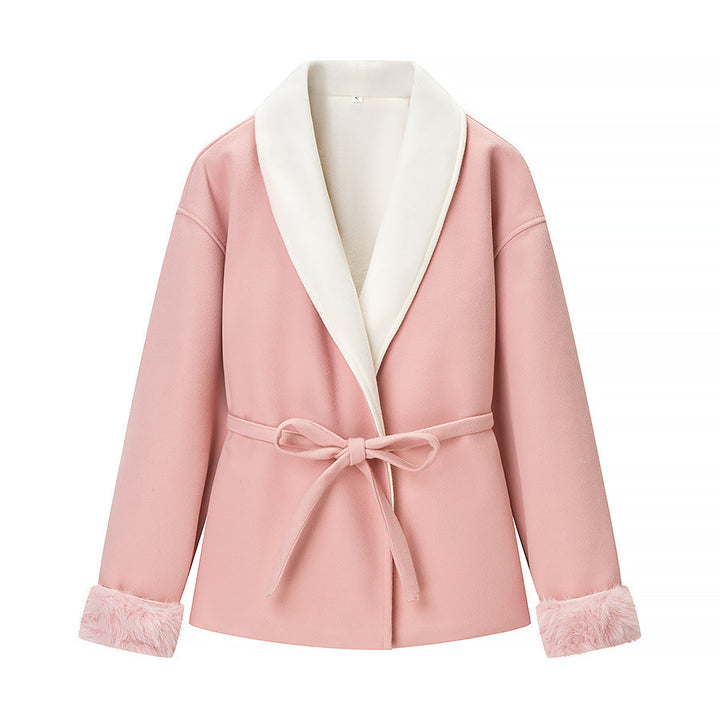 Damen nan taillierte Kurzjacke mit großzügigem Schalkragen, Bindegürtel und Kunstfellmanschetten Drune