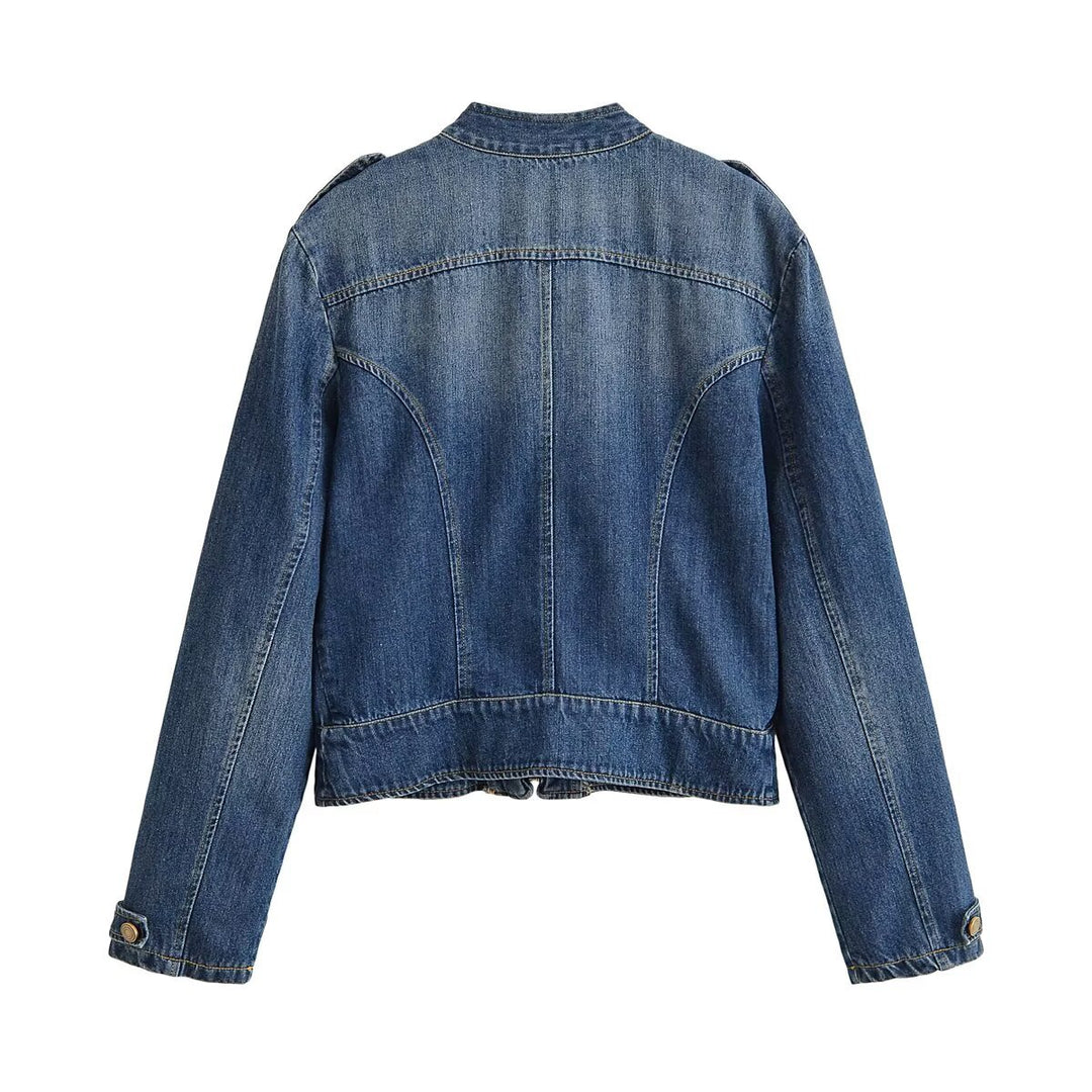 Damen Jeansjacke im Military‑Stil mit Stehkragen, doppelter Zierknopfleiste und Schulterklappen Drune