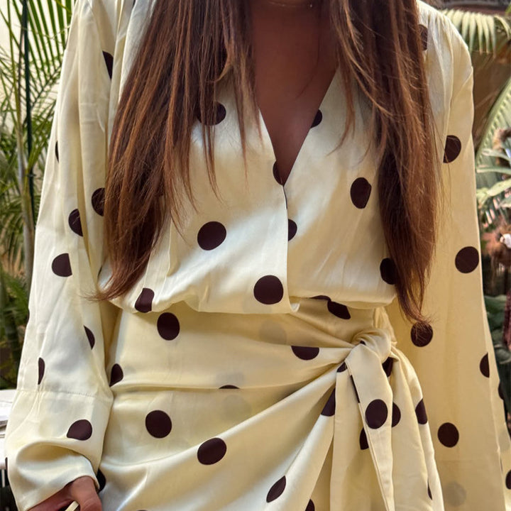 Damen Wickel-Minikleid mit V-Ausschnitt, Glockenärmeln und Polka-Dot-Print Drune