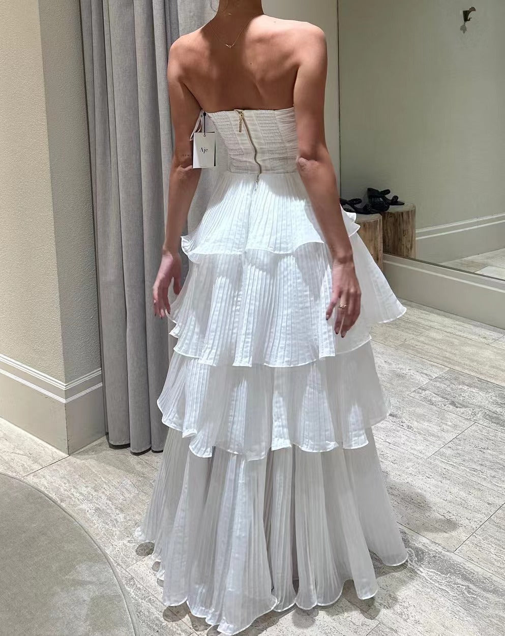 Damen Abendkleid mit voluminösen Rüschendetails und schulterfreiem Design Drune