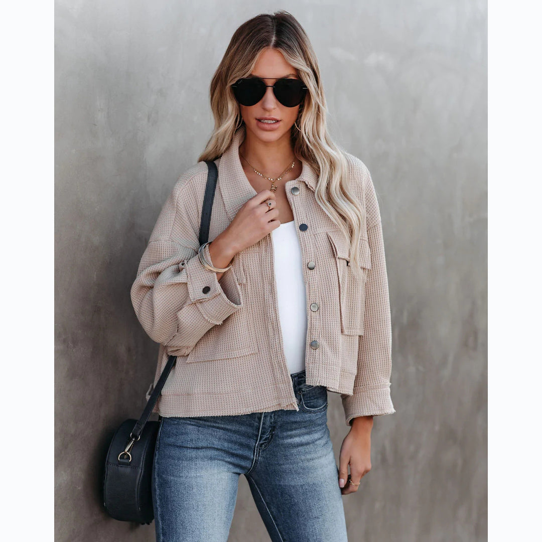Damen Kurze Jeansjacke mit lässigem Schnitt und praktischem Taschen-Design Drune