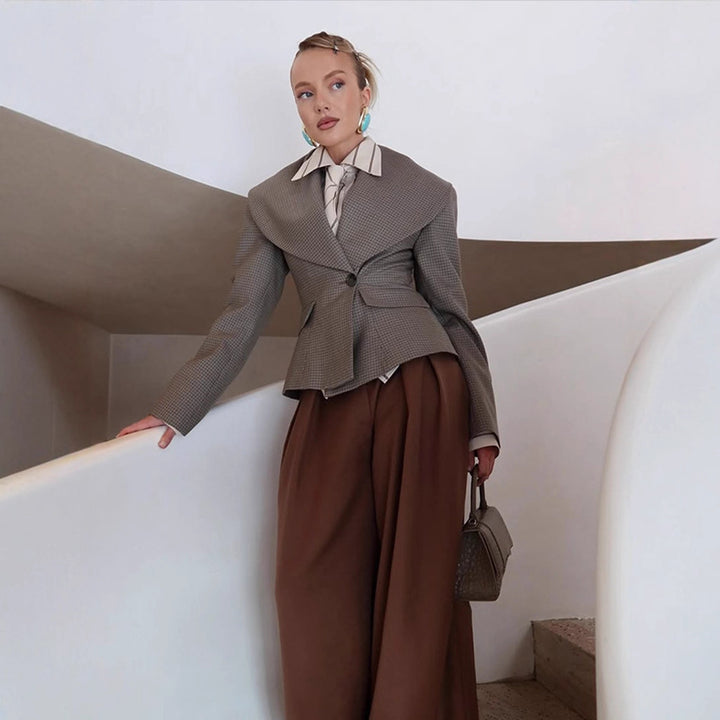 Damen Taillierter Blazer mit übergroßem Schalkragen und strukturierter Peplum‑Taille Drune