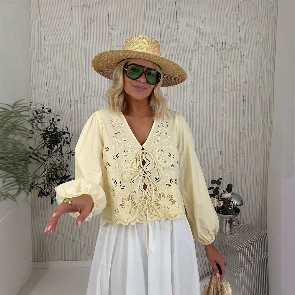 Damen Leichte Broderie-Anglaise-Spitzenbluse mit V-Ausschnitt, Bindeband und Ballonärmeln Drune