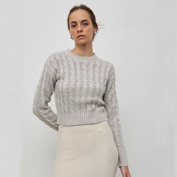 Damen Kurzgeschnittener Zopfstrick-Pullover mit Rundhalsausschnitt und Rippbündchen Drune