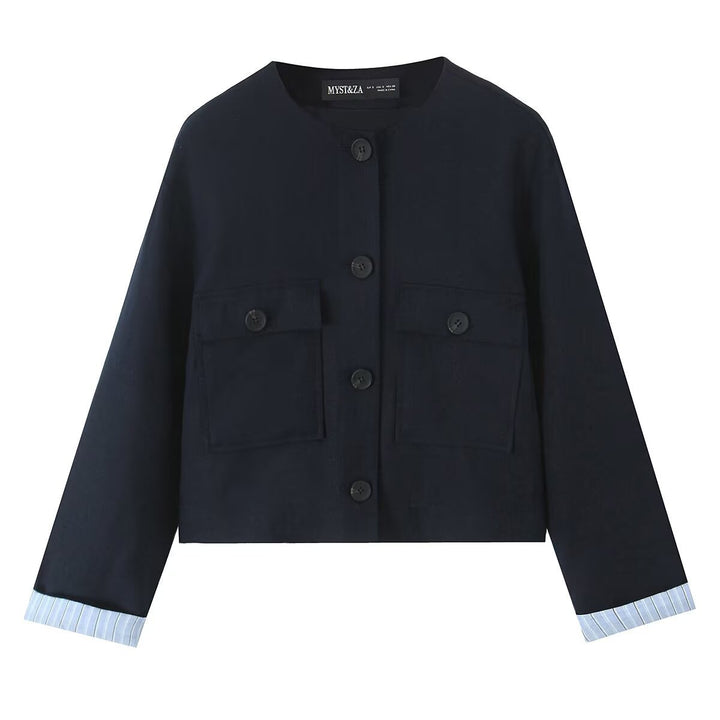 Damen nan kurze Boxy-Jacke mit rundem Ausschnitt, aufgesetzten Pattentaschen und gestreiften Manschetten Drune