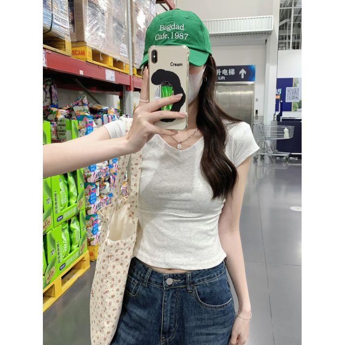 Damen Cropped T-Shirt mit V-Ausschnitt und figurbetontem Schnitt