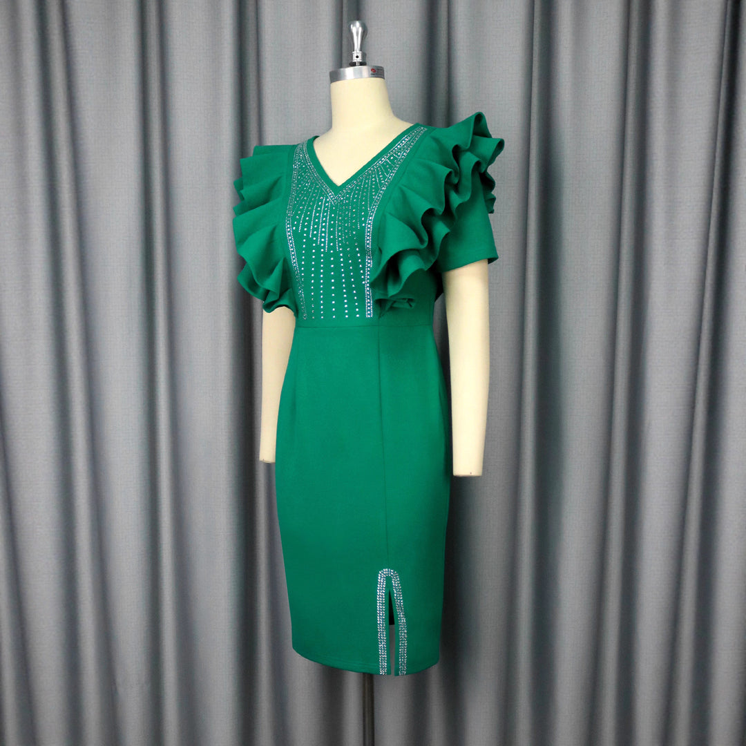 Damen figurbetontes Kleid mit voluminösen Rüschen und Strassakzenten Drune