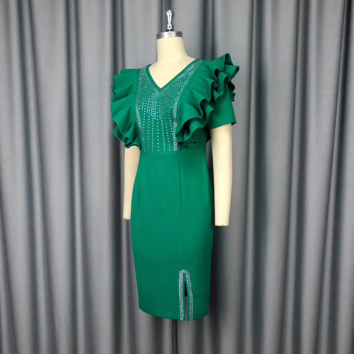 Damen figurbetontes Kleid mit voluminösen Rüschen und Strassakzenten Drune