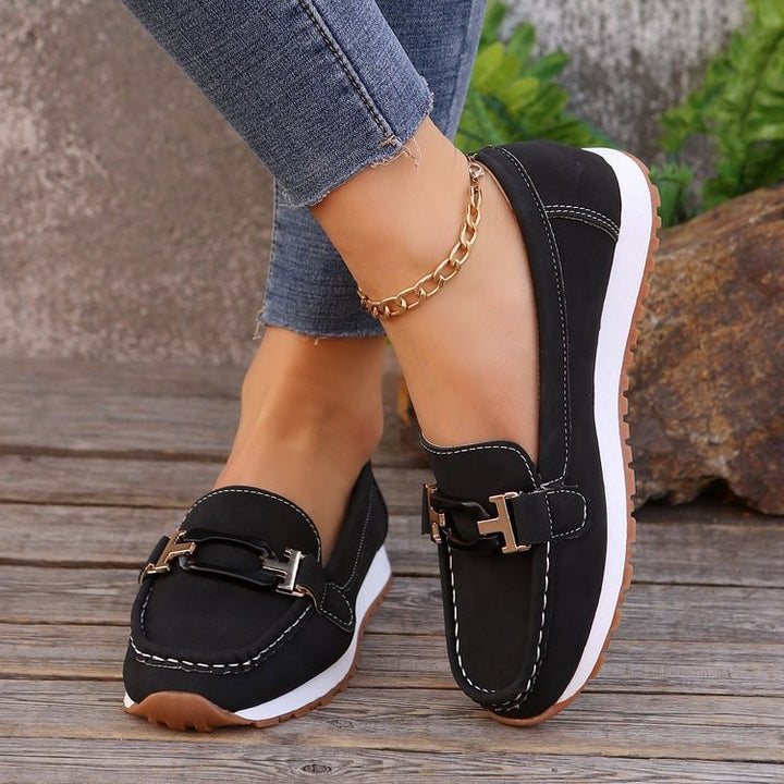 Damen Mokassin-Slipper mit Ziermetall-Bit und dämpfender Profilsohle Drune