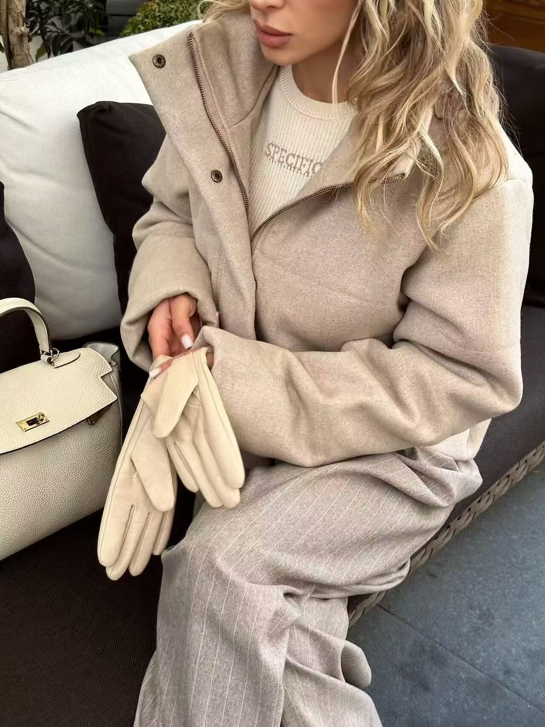 Damen Kurze wattierte Wollmix-Übergangsjacke mit hohem Stehkragen und verdeckter Druckknopfleiste Drune