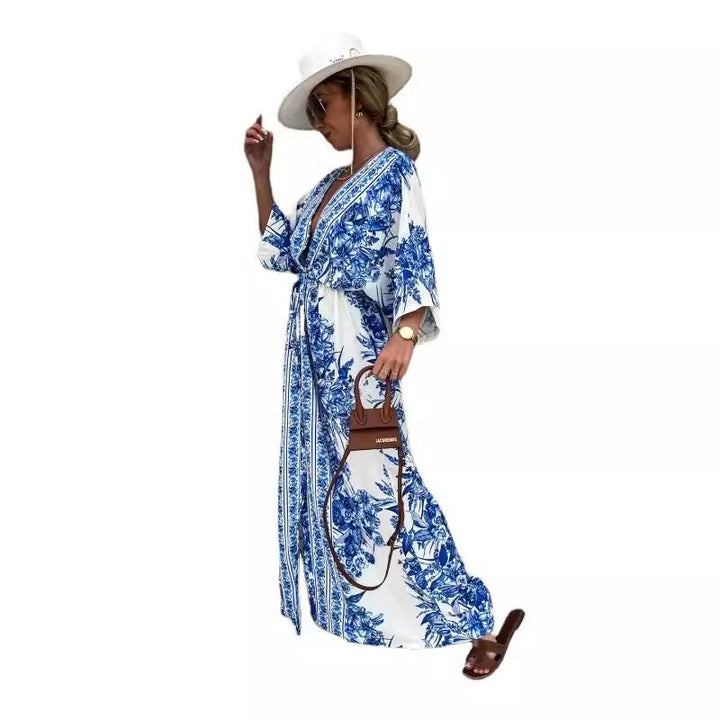 Damen luftiger Kaftan mit kunstvollem Blumenmuster und eleganten Details Drune
