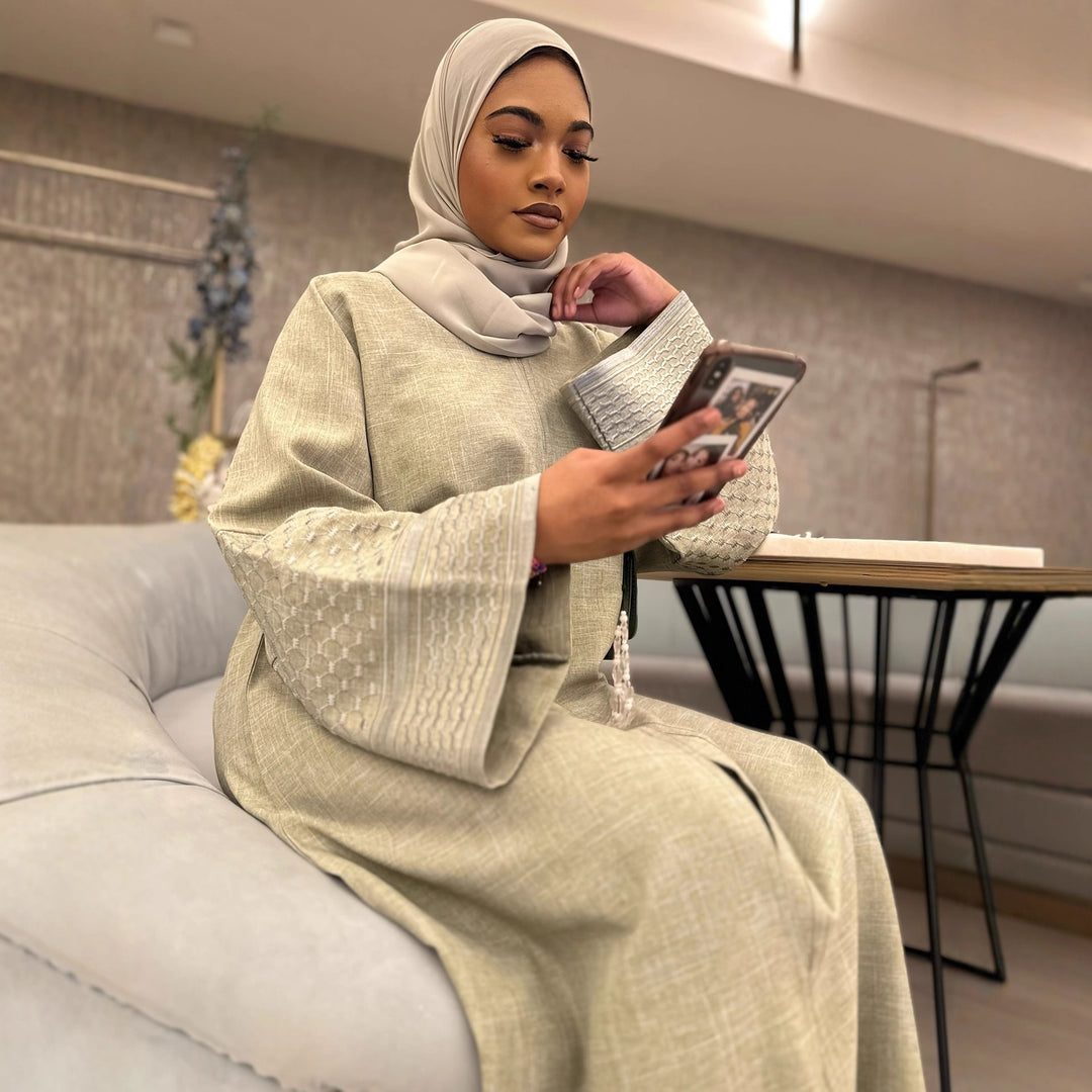 Damen elegante Maxikleid mit modischen Trompetenärmeln und feinen Details Drune