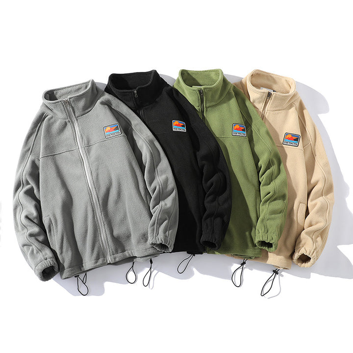 Herren Fleecejacke mit Stehkragen, durchgehendem Reißverschluss, elastischem Tunnelzug und Badge Patch Drune