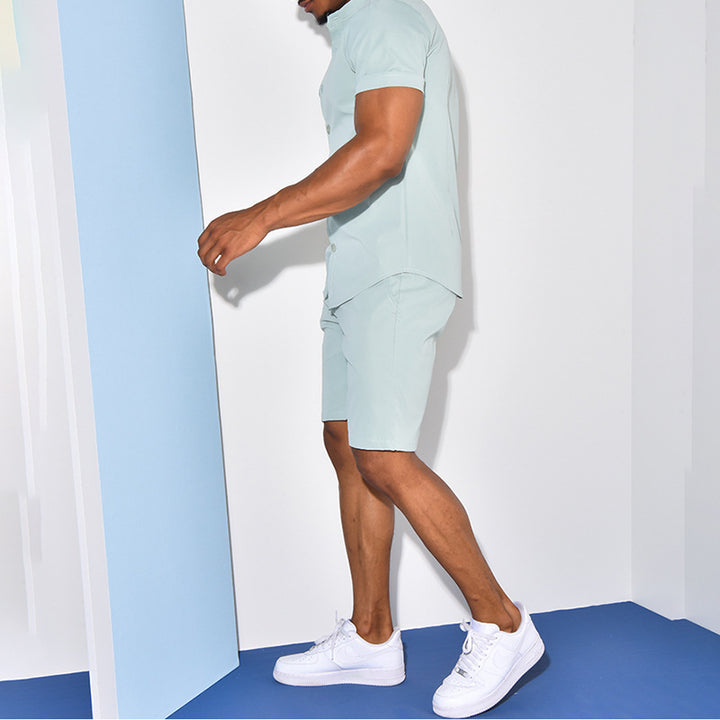 Herren modernes Kurzarmhemd mit eckigem Kragen und sportlichen Shorts Drune
