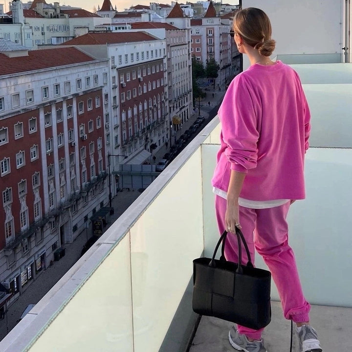 Damen luxuriöses Samt-Relax-Set mit Oversize-Crewneck und hochgeschnittener Gummibund-Jogger Drune