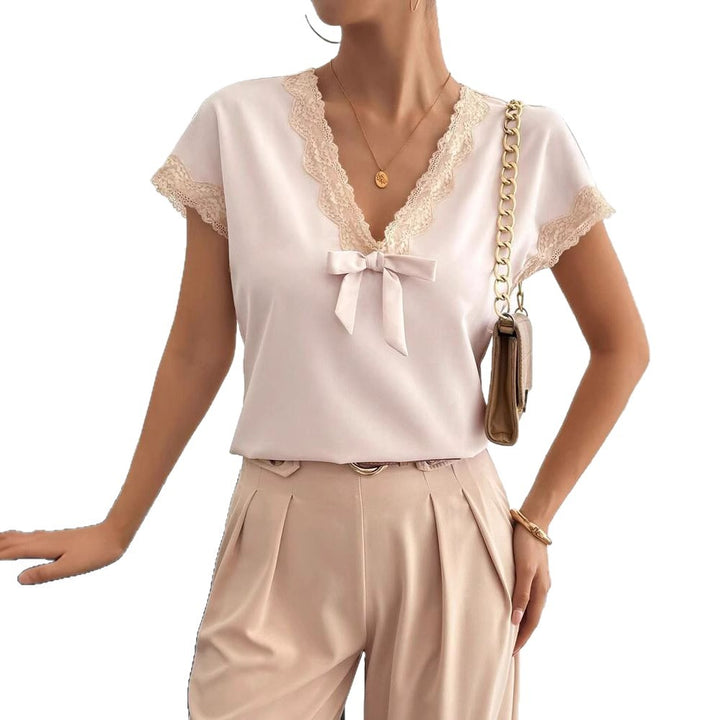 Damen Blusenshirt mit floralem Spitzensaum und satiniertem Finish Drune