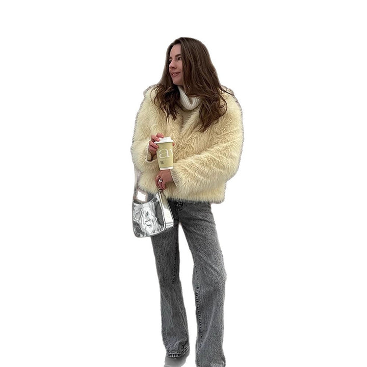 Damen Kurzblouson aus langfaserigem Kunstpelz mit kastiger Silhouette und Schalkragen Drune