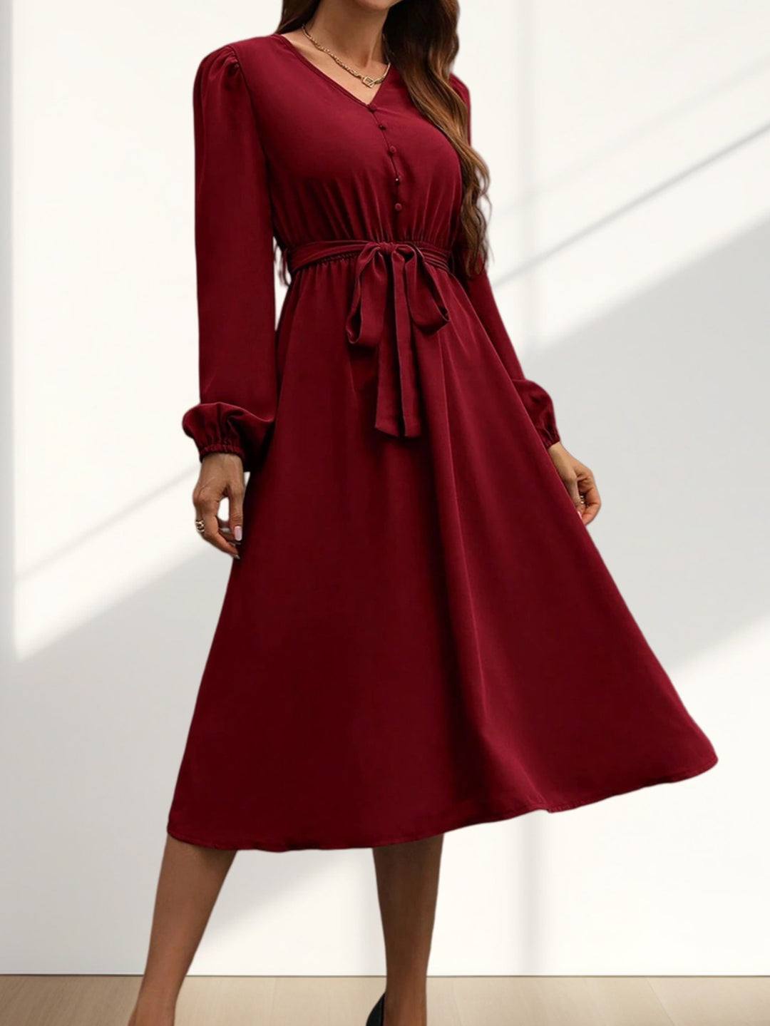 Damen Midikleid mit Taillengürtel und Knopfdetails Drune