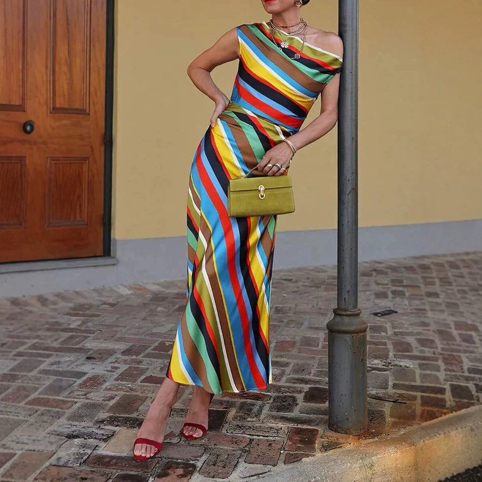 Damen nan asymmetrisches schulterfreies Maxikleid mit diagonalem Streifenmuster und taillierter Silhouette Drune