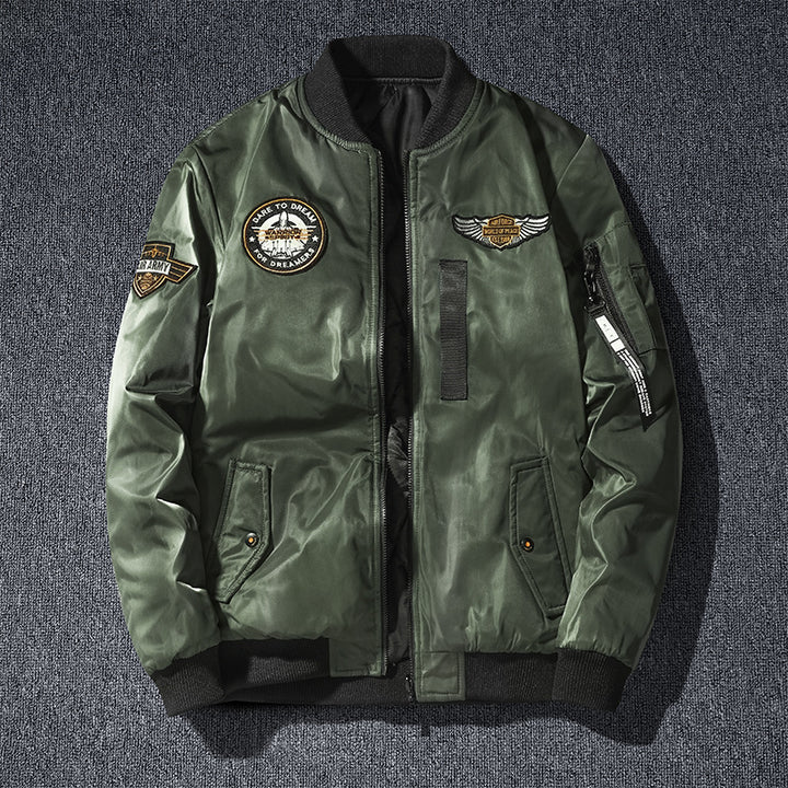 Herren -isolierte Flugstil-Bomberjacke mit gestickten Aufnähern und Utility-Ärmeltasche Drune