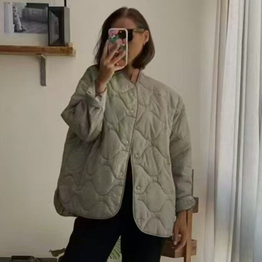 Damen Oversize-Steppjacke ohne Kragen mit Druckknopfverschluss und abgerundetem Saum Drune