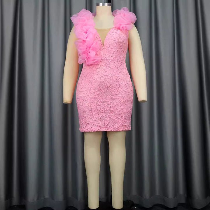 Damen Minimal Kleid mit luxuriöser Spitzenstickerei und Rüschen Drune