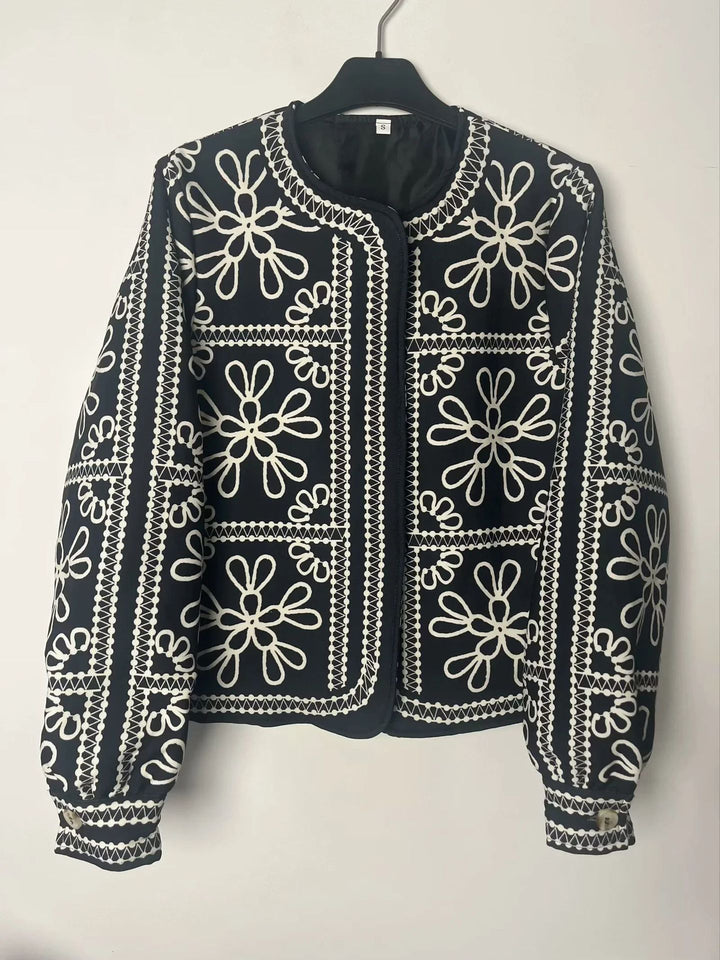 Damen nan gesteppte Kurzjacke im ornamentalen Bandana‑Print mit Rundhalsausschnitt und Zierpaspel Drune