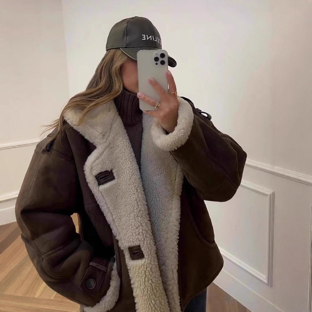 Damen lässige Lederjacke mit kunstfellgefüttertem Kragen und Knopfdetails Drune