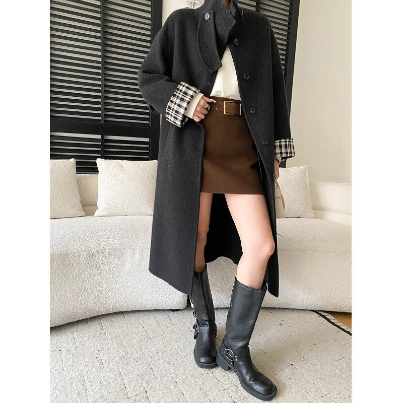 Damen eleganter Wollmantel mit Karo-Akzenten und hoher Knopfleiste Drune