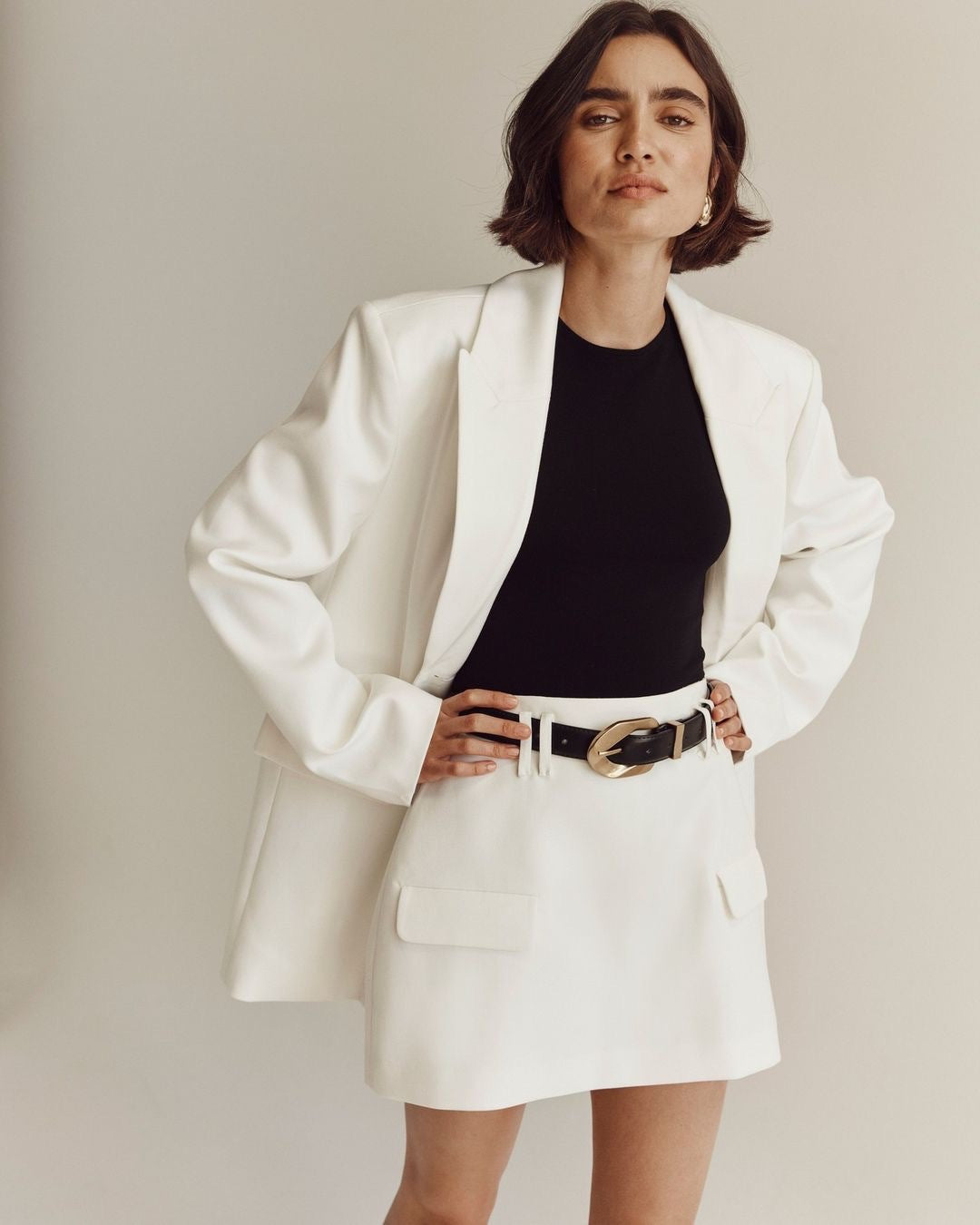 Damen eleganter Blazer mit tailliertem Schnitt und praktischen Taschen Drune