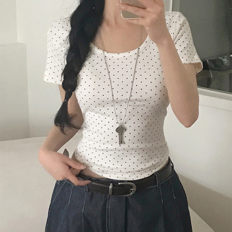 Damen T-Shirt mit modernem Punktedesign und figurbetontem Schnitt Drune
