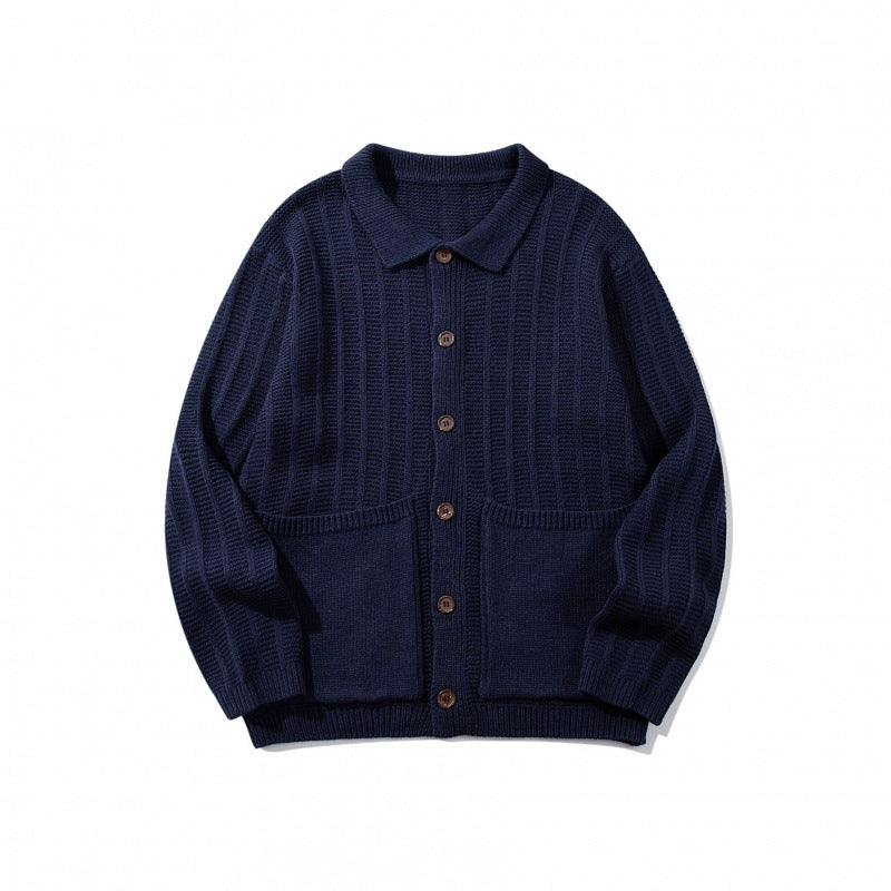 Unisex Grobgestrickte Hemdjacke mit Kentkragen, Knopfleiste und aufgesetzten Taschen Drune