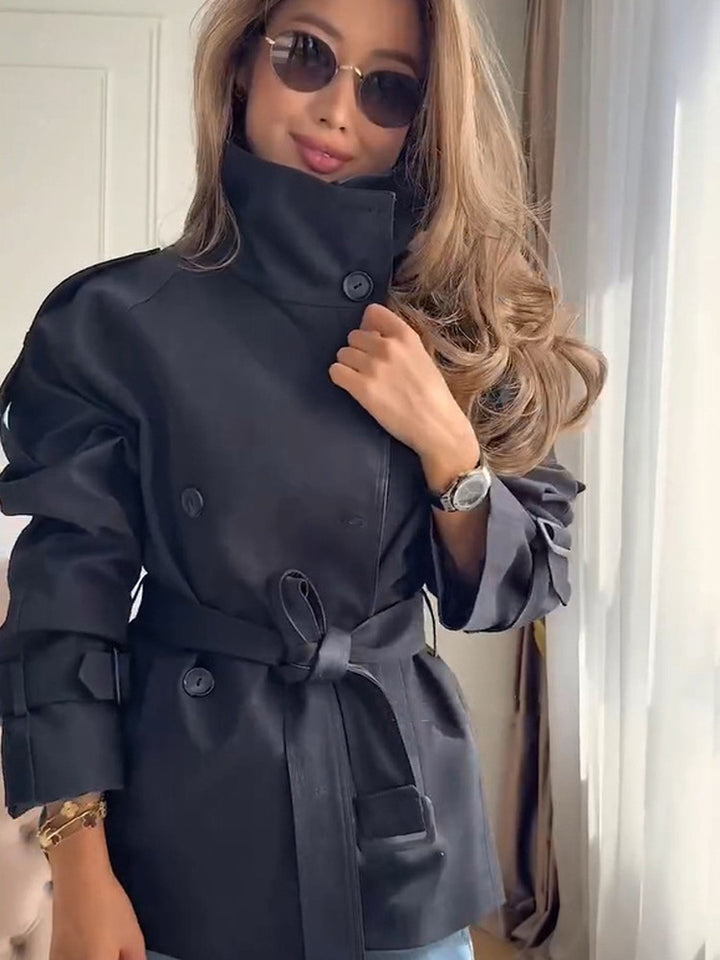 Damen Kurzer Boxy-Trenchcoat mit hohem Stehkragen, doppelreihiger Front & Taillengürtel Drune