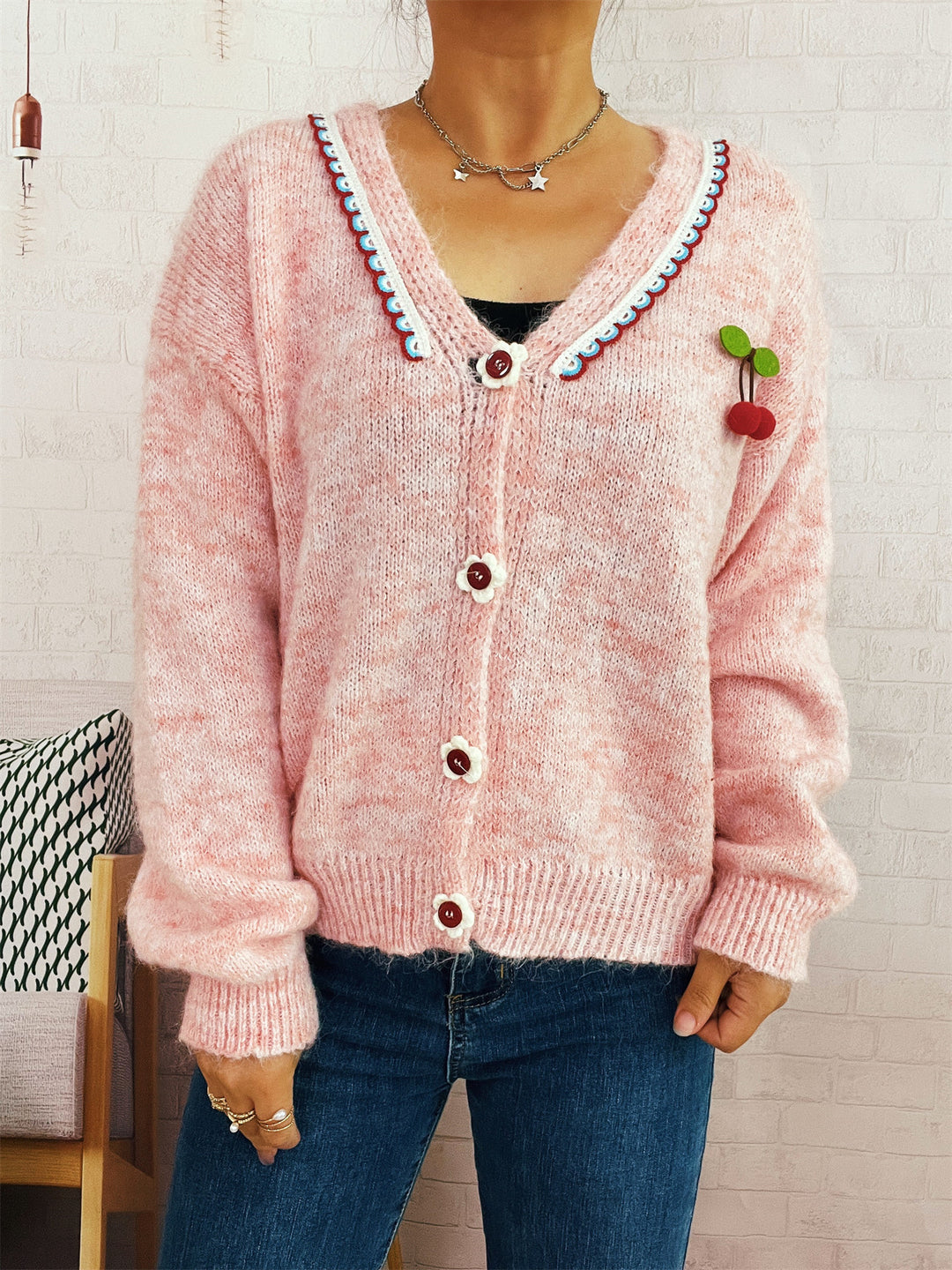 Damen verspielte Strickjacke mit buntem Knopfdesign und hohem Komfort Drune
