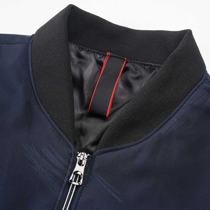Herren Slim Bomberjacke aus technischem Baumwollmix mit kontrastierenden Reißverschlusstaschen und elastischem Rippkragen Drune