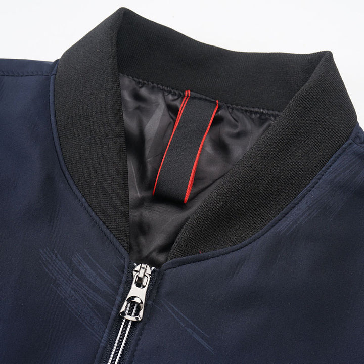 Herren Slim Bomberjacke aus technischem Baumwollmix mit kontrastierenden Reißverschlusstaschen und elastischem Rippkragen Drune