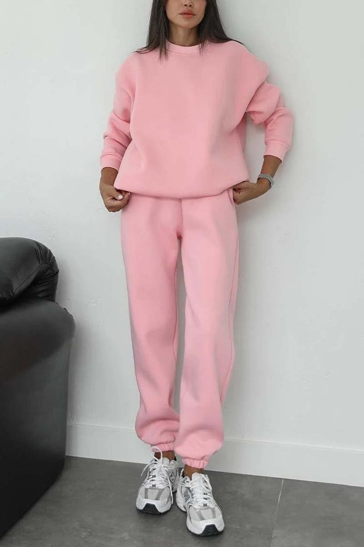 Damen nan minimalistisches Cozy-Set aus schwerer French‑Terry mit weitem Rundhals-Pullover und gerader Jogginghose Drune