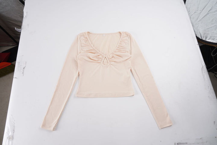 Damen nan tailliertes Langarmshirt mit tiefem V-Ausschnitt, Raffung und Schlüssel‑Cutout Drune